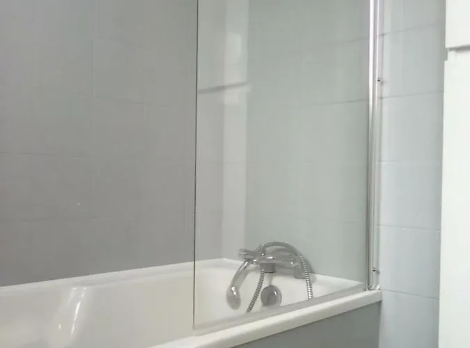 T3 Au 1er Etage Avec Un Balcon 아파트