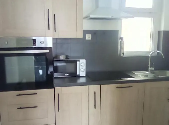 T3 Au 1er Etage Avec Un Balcon דירה *