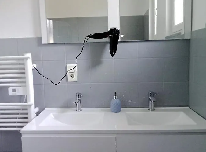 T3 Au 1er Etage Avec Un Balcon דירה